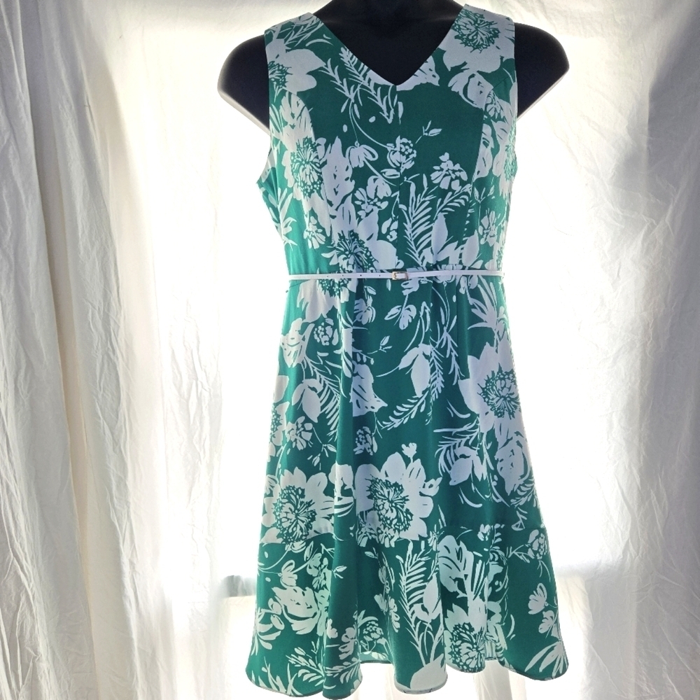 Beautiful Tropical Floral Dress EUC - Picture 12 of 12